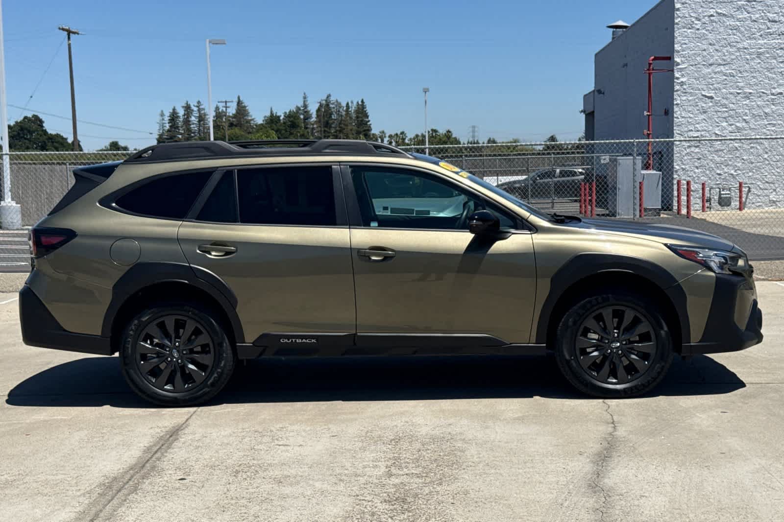 Certified 2024 Subaru Outback Onyx Edition XT AWD/4WD image 2