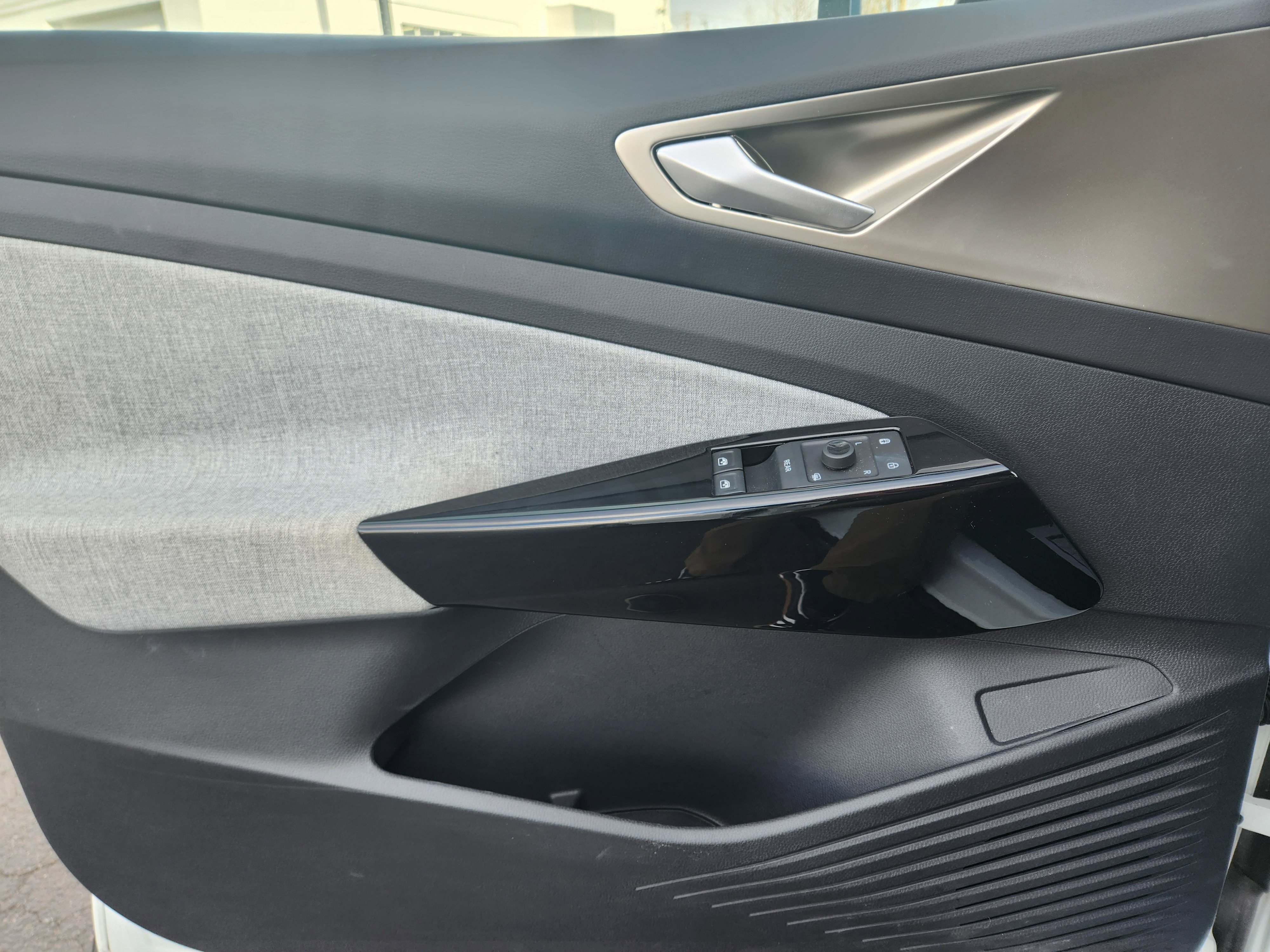 Certified 2023 Volkswagen ID.4 Pro image 17