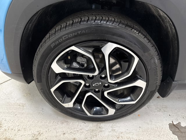 Used 2025 Chevrolet Trax RS w/ Driver Confidence Package FWD image 29