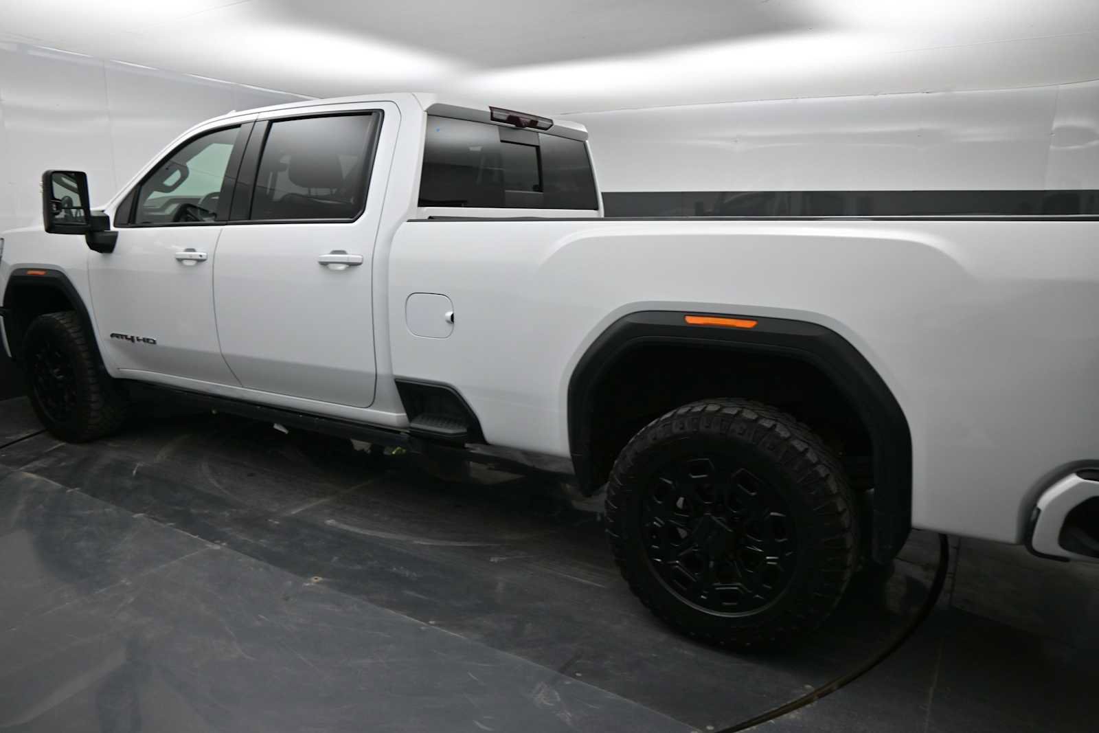 Used 2024 GMC Sierra 2500 AT4 w/ AT4 Premium Plus Package AWD/4WD image 43