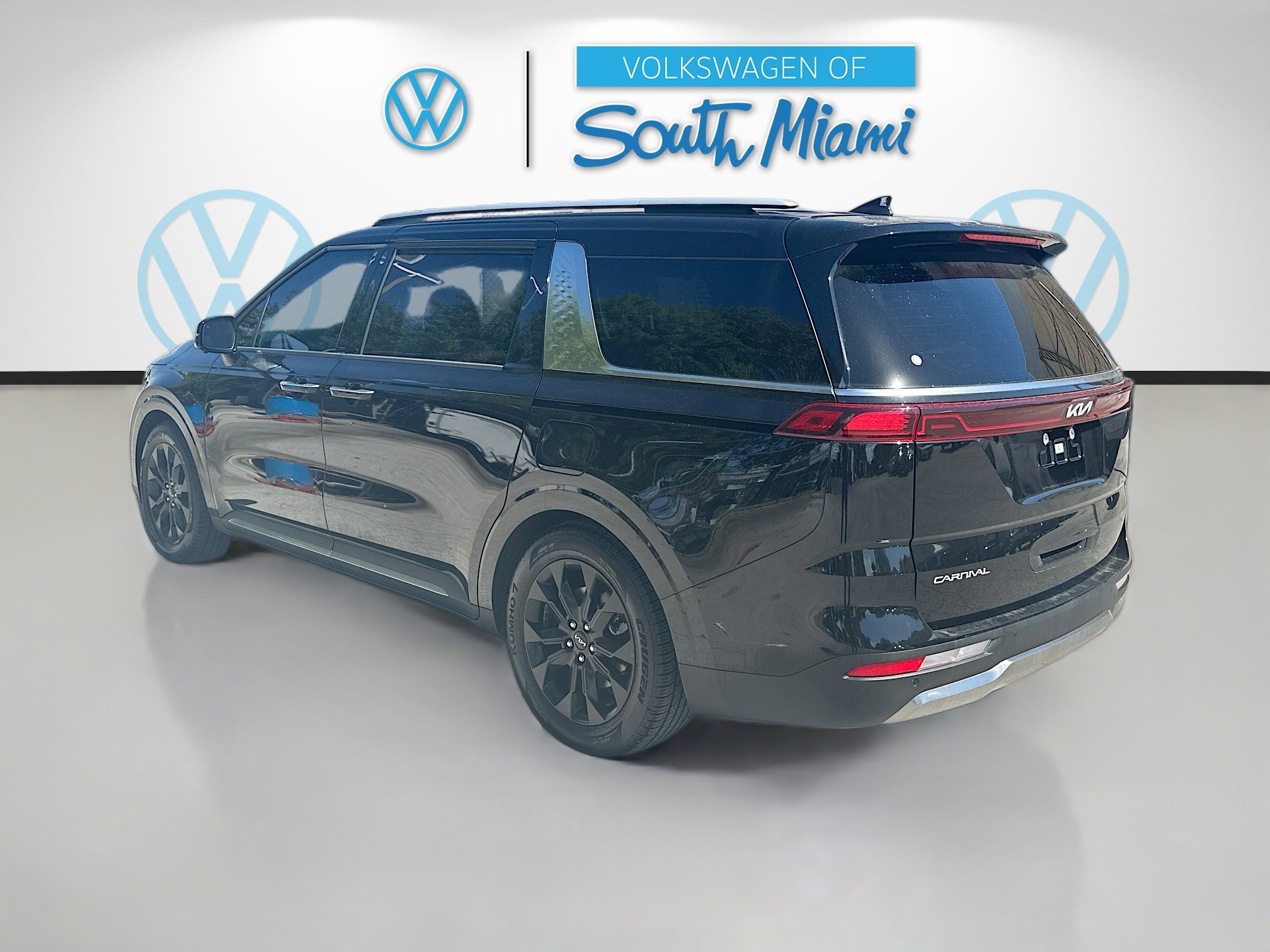 Used 2024 Kia Carnival SX Prestige image 5