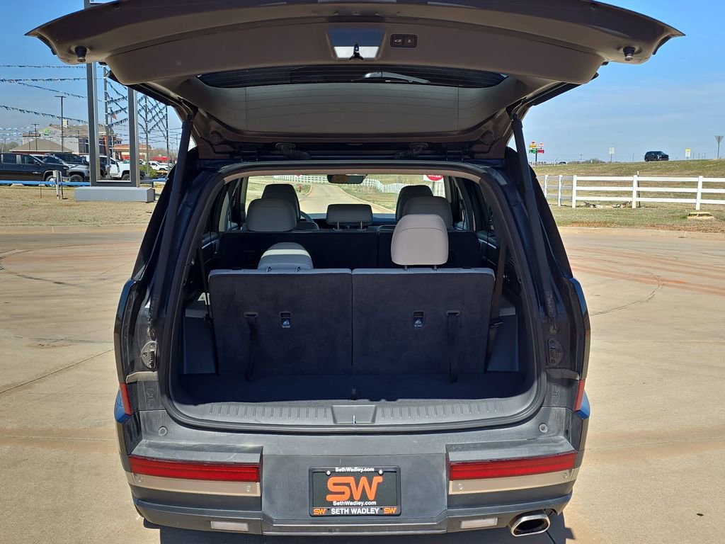 Used 2025 Hyundai Santa Fe Limited image 13