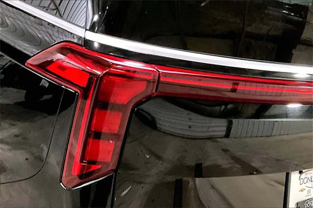 Used 2025 Kia Carnival EX image 8