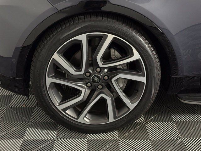 Used 2025 Land Rover Discovery Dynamic SE AWD/4WD image 11