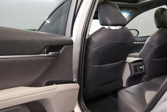 Used 2020 Toyota Camry XLE w/ Navigation Package image 29