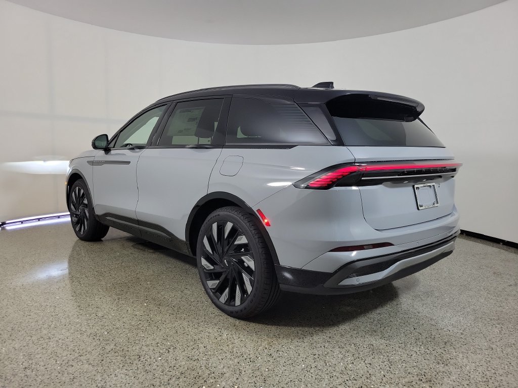 New 2026 Lincoln Nautilus Reserve w/ Jet Appearance Package AWD/4WD image 3