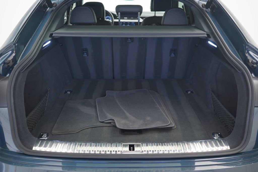 Used 2024 Audi Q8 e-tron Premium image 12