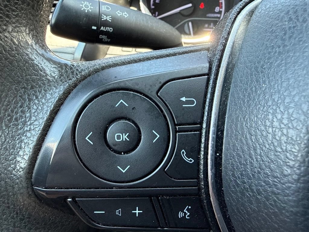 Used 2019 Toyota Camry LE w/ Convenience Package FWD image 19