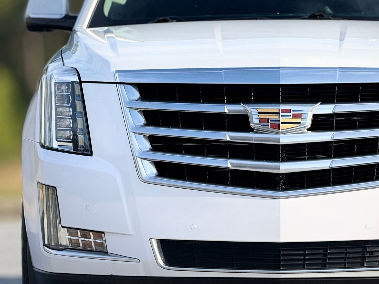Used 2016 Cadillac Escalade Luxury image 13