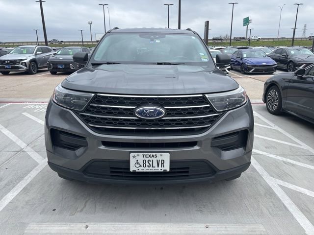 Used 2021 Ford Explorer XLT image 2