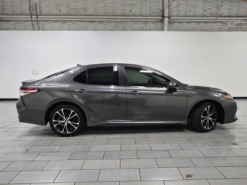 Used 2020 Toyota Camry SE image 14