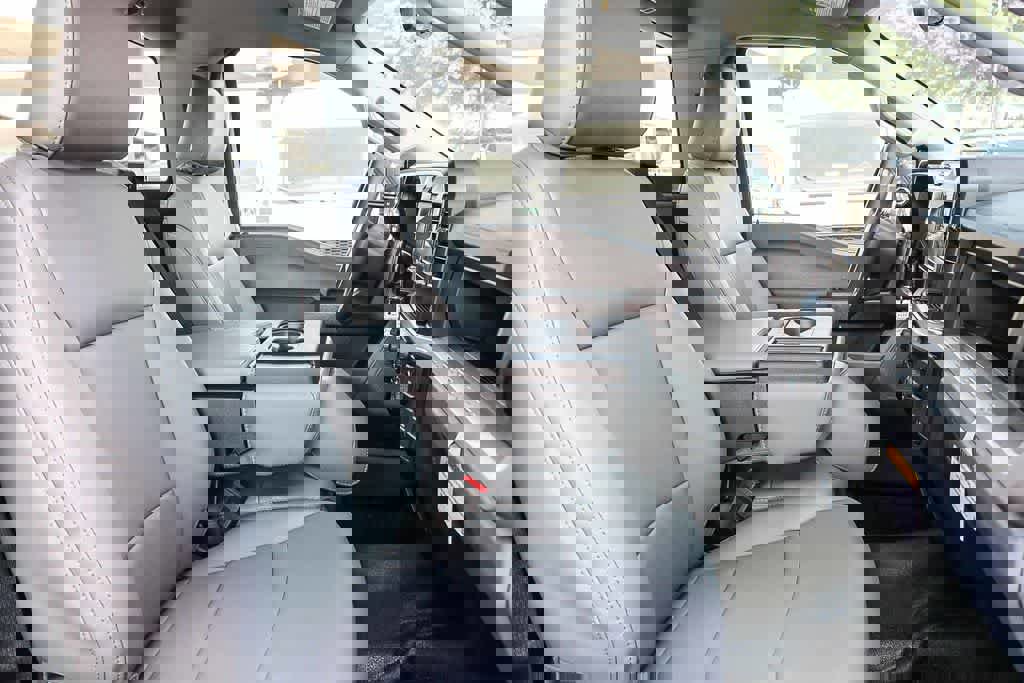 New 2026 Ford F250 XL w/ XL Chrome Package image 26