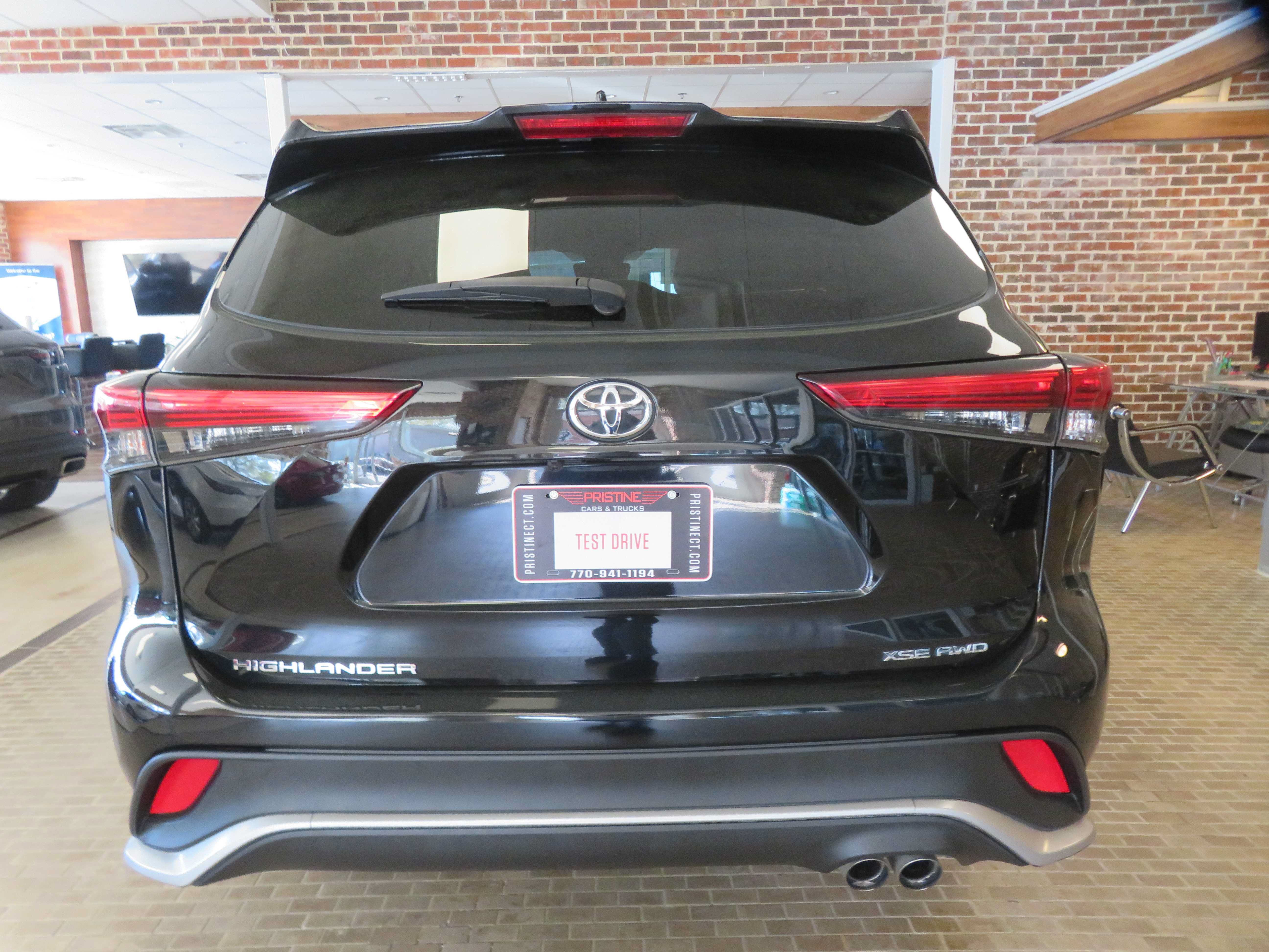 Used 2021 Toyota Highlander XSE AWD/4WD image 74