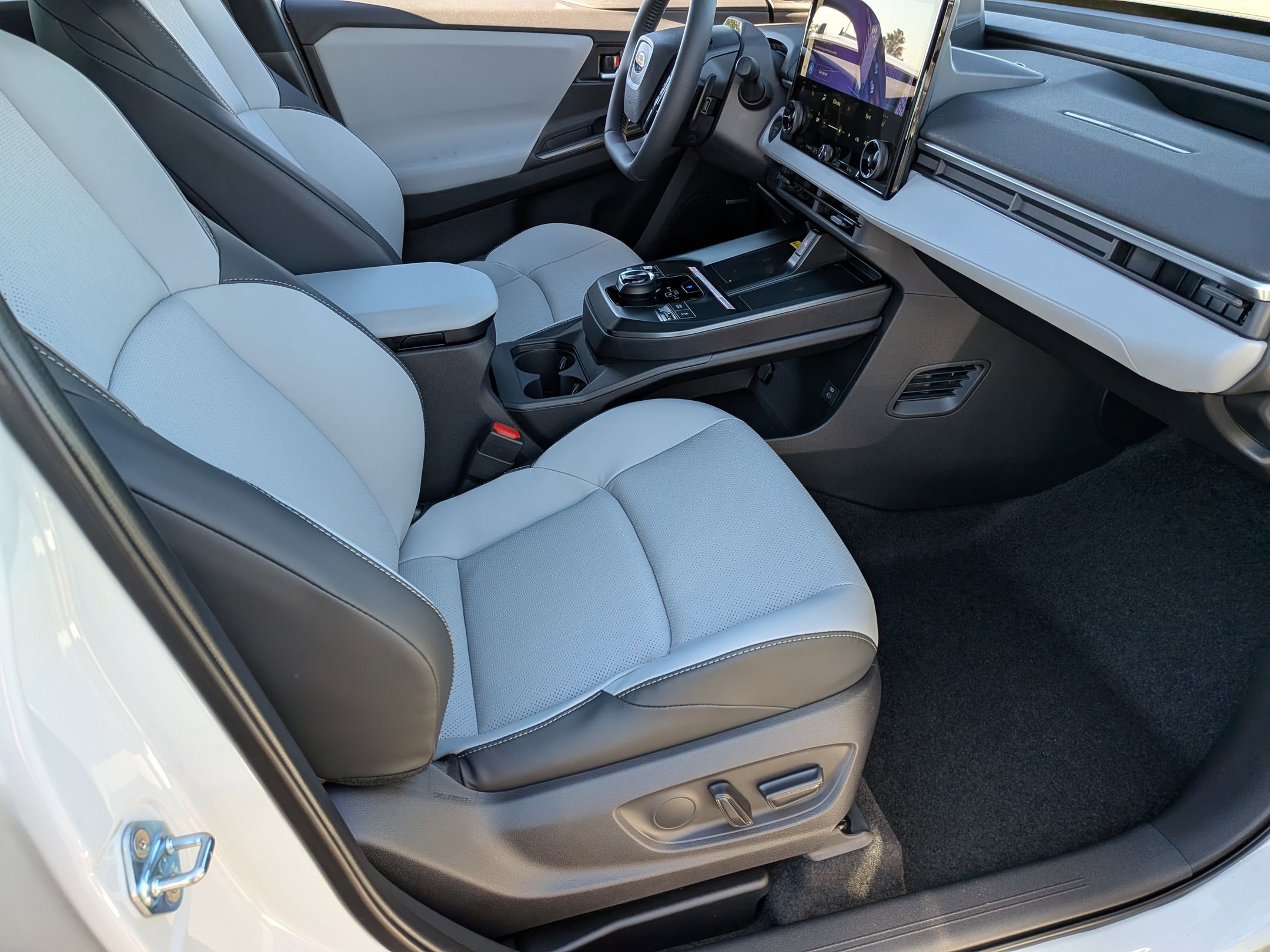 New 2026 Subaru Solterra Limited XT AWD/4WD image 24