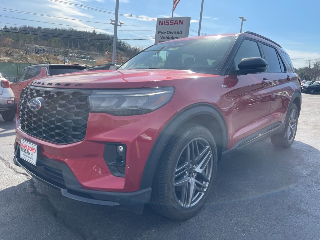 Used 2025 Ford Explorer ST-Line w/ ST-Line Street Pack AWD/4WD image 3