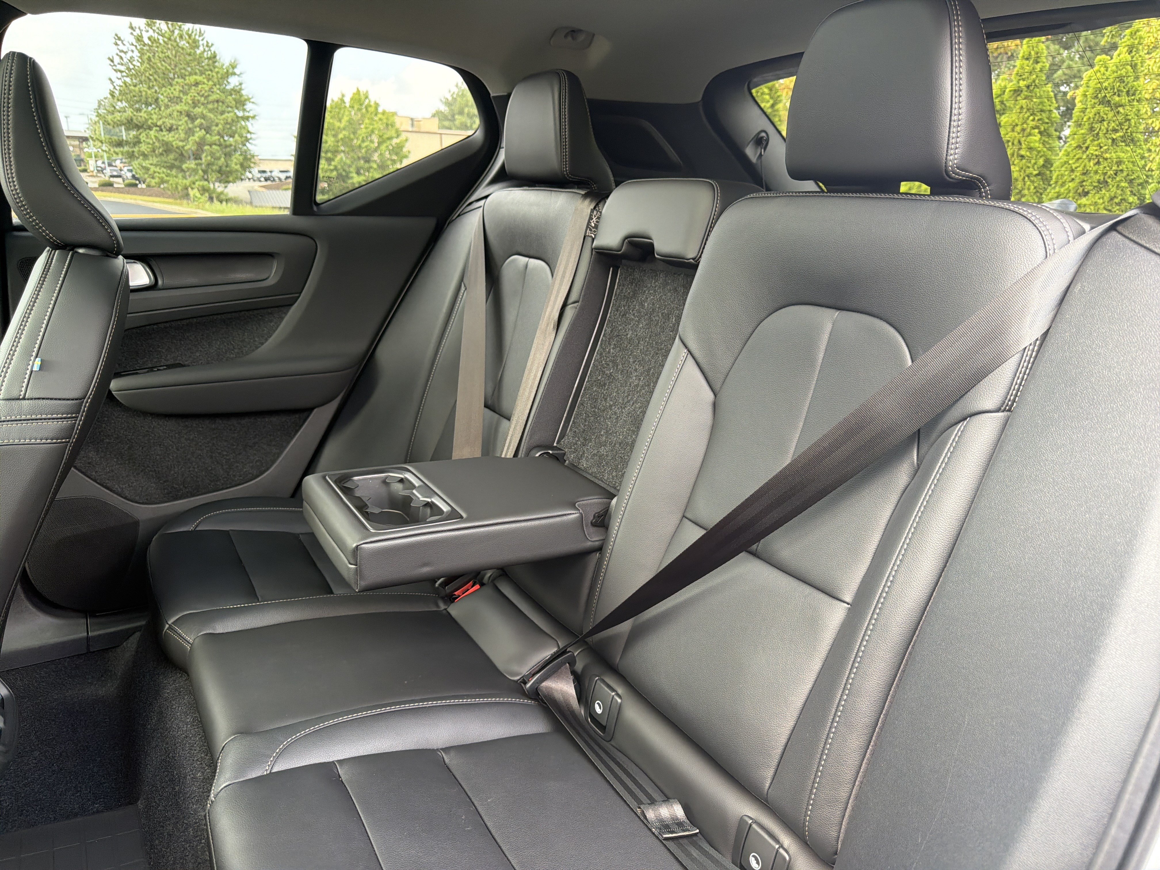 Used 2026 Volvo XC40 B5 Ultra w/ Protection Package Premier AWD/4WD image 10