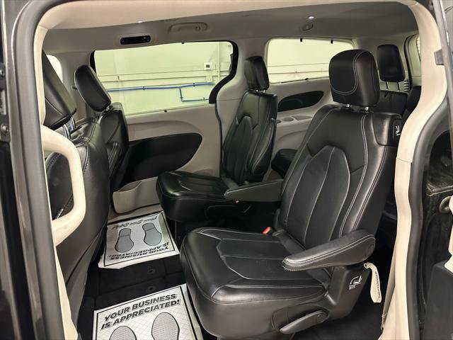 Certified 2022 Chrysler Pacifica Touring-L FWD image 24