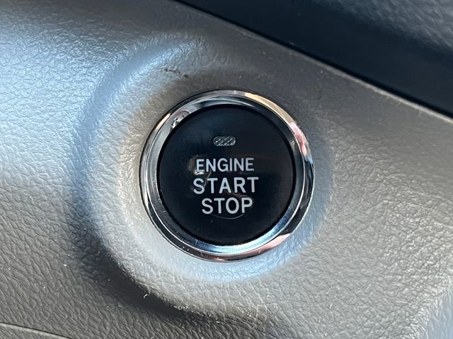 Used 2013 Toyota Highlander Limited image 31