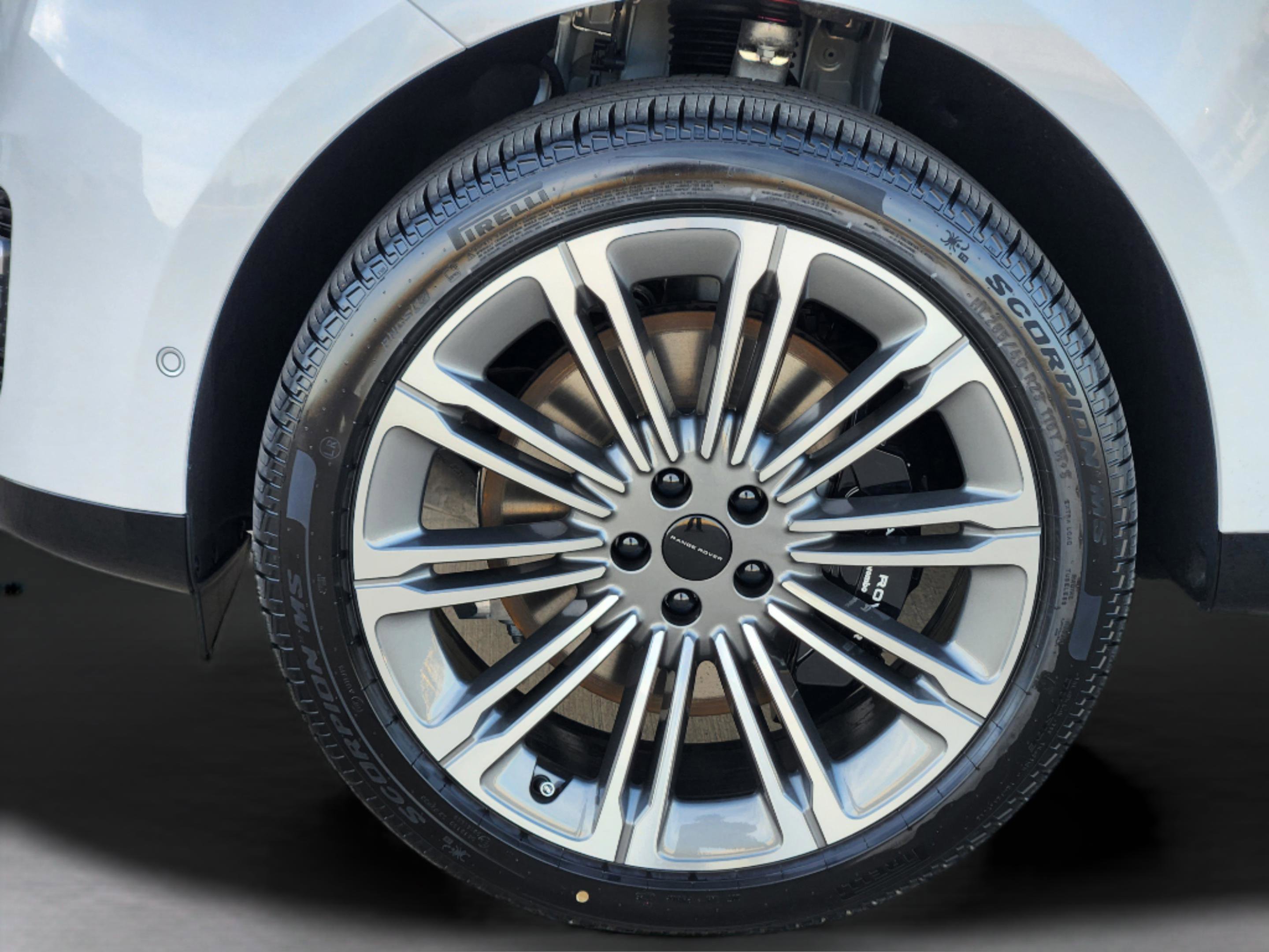 New 2026 Land Rover Range Rover Long Wheelbase Autobiography image 30