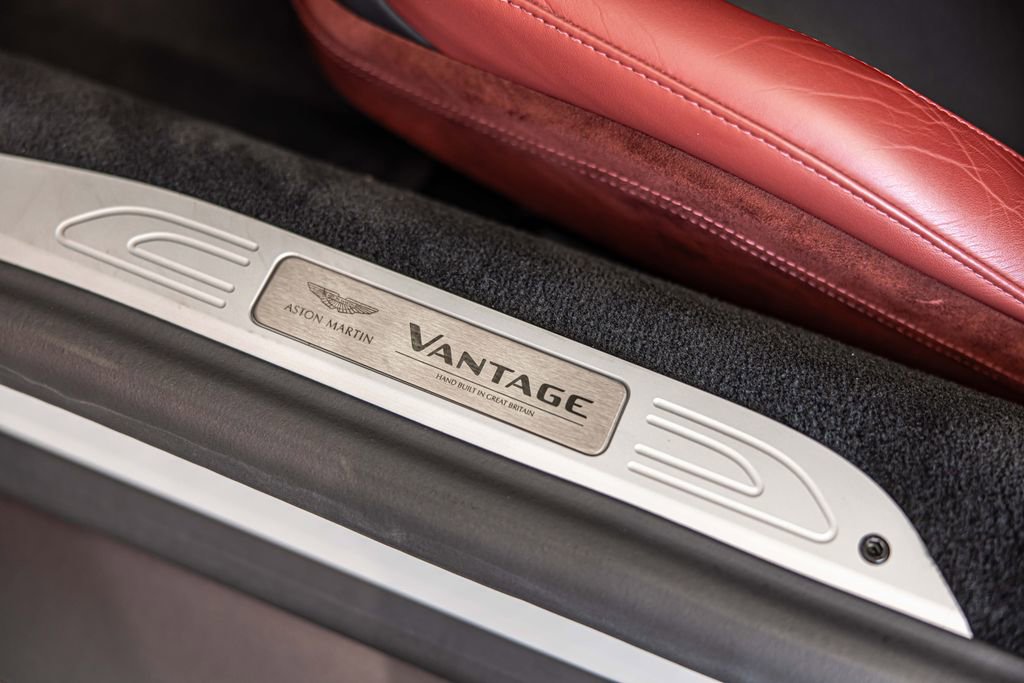 Used 2023 Aston Martin V8 Vantage Coupe image 21
