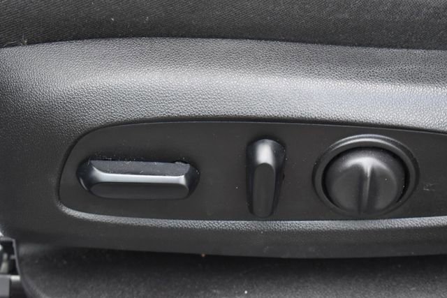 Certified 2018 Chevrolet Equinox LT FWD image 22