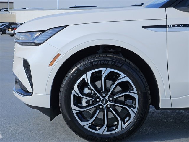 New 2026 Lincoln Nautilus Reserve image 9