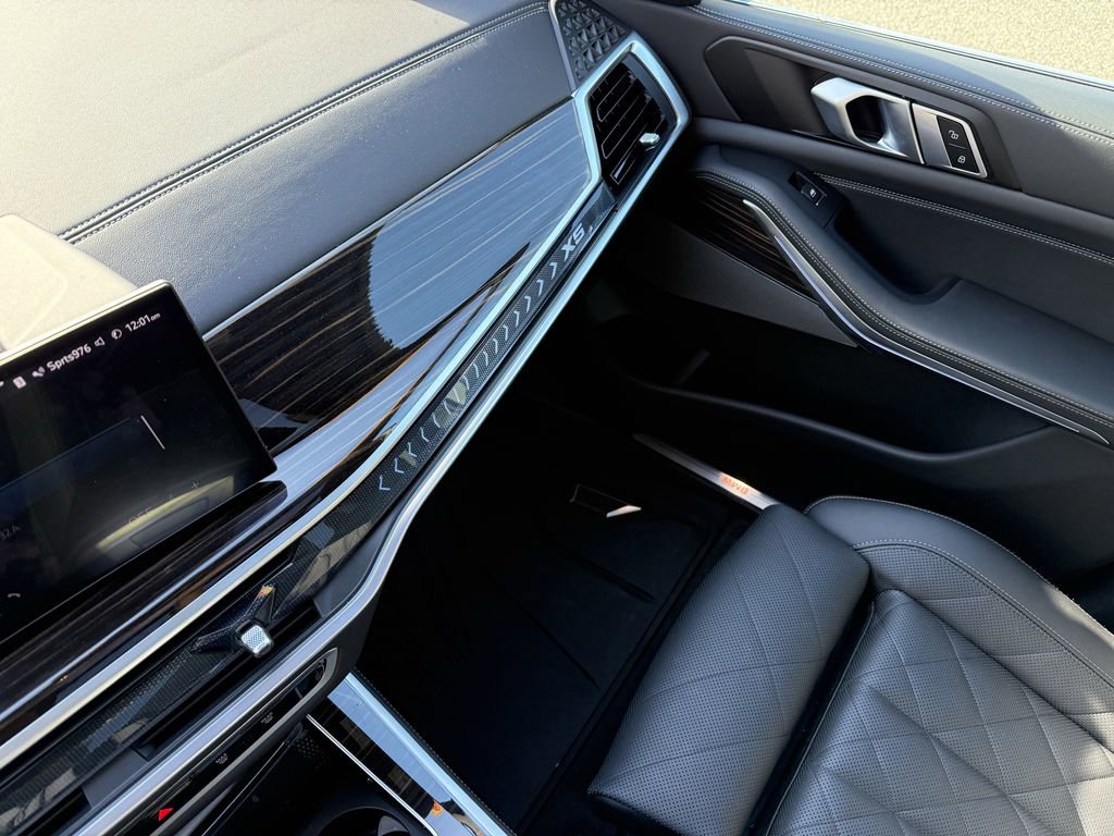 Used 2025 BMW X5 xDrive50e w/ Premium Package image 32