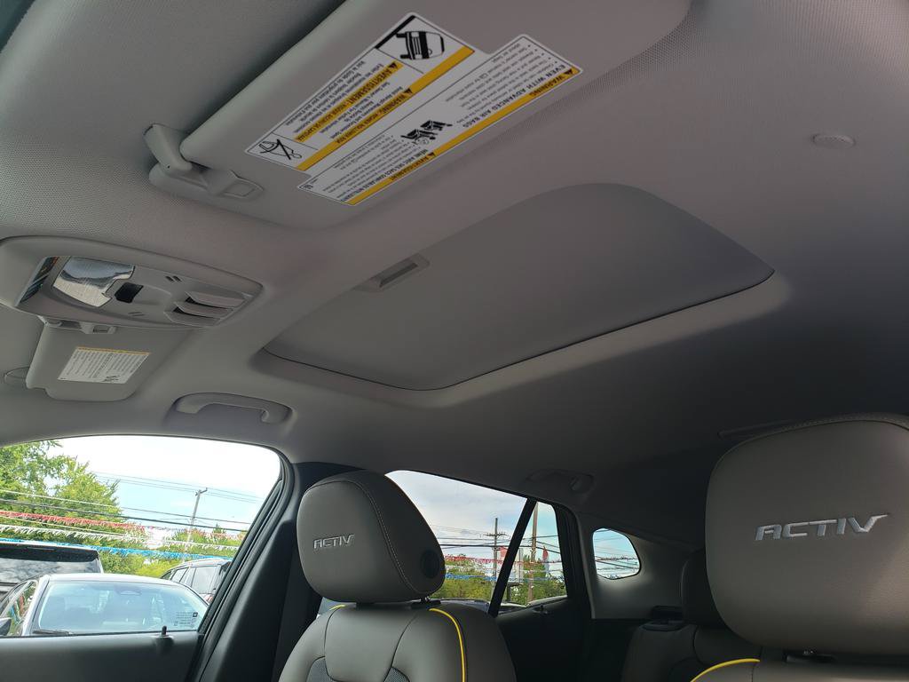New 2026 Chevrolet Trax ACTIV w/ Sunroof Package FWD image 25