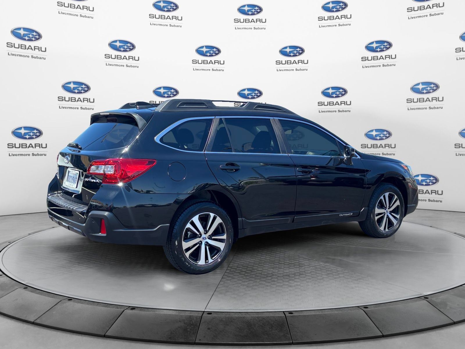 Used 2019 Subaru Outback 2.5i Limited AWD/4WD image 5
