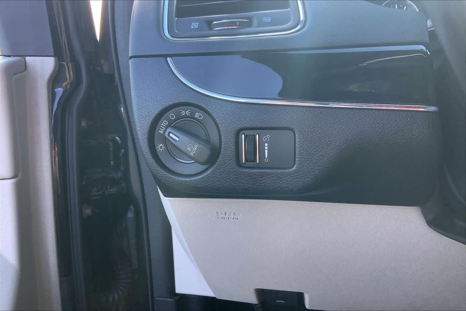 Used 2019 Dodge Grand Caravan SXT FWD image 36