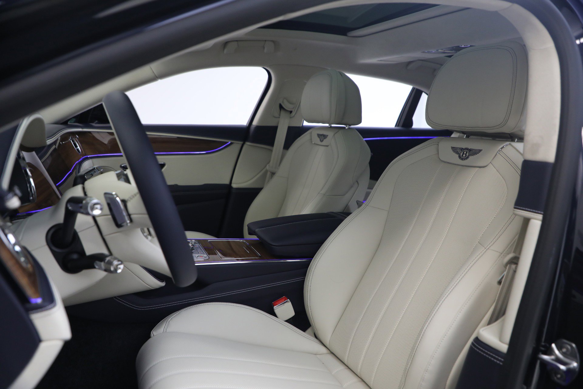 New 2026 Bentley Flying Spur Plug-In Hybrid AWD/4WD image 17