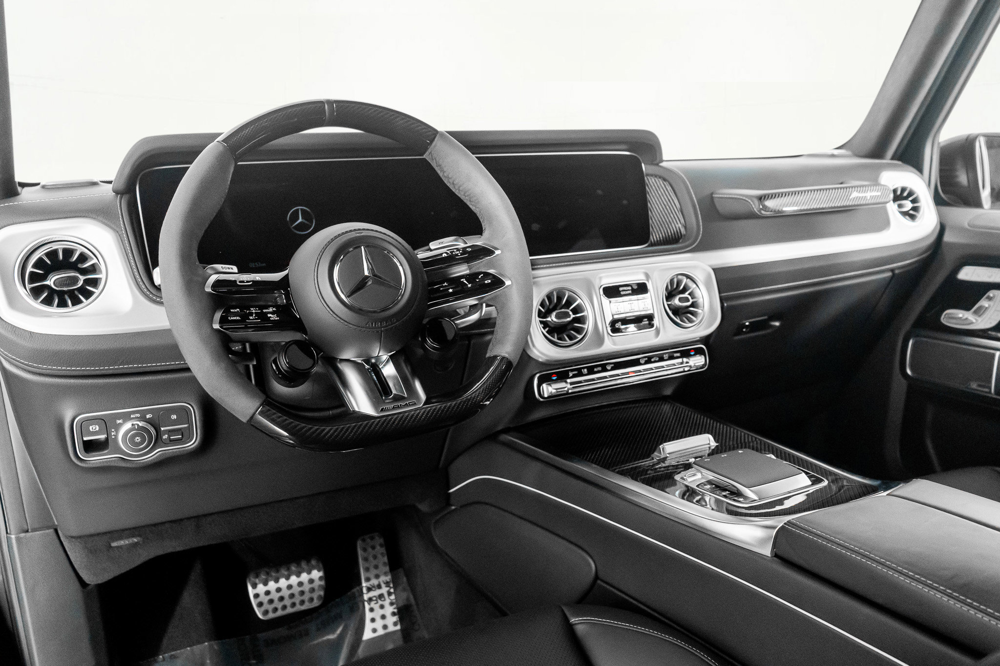 Used 2025 Mercedes-Benz G 63 AMG 4MATIC w/ Night Package Magno image 2