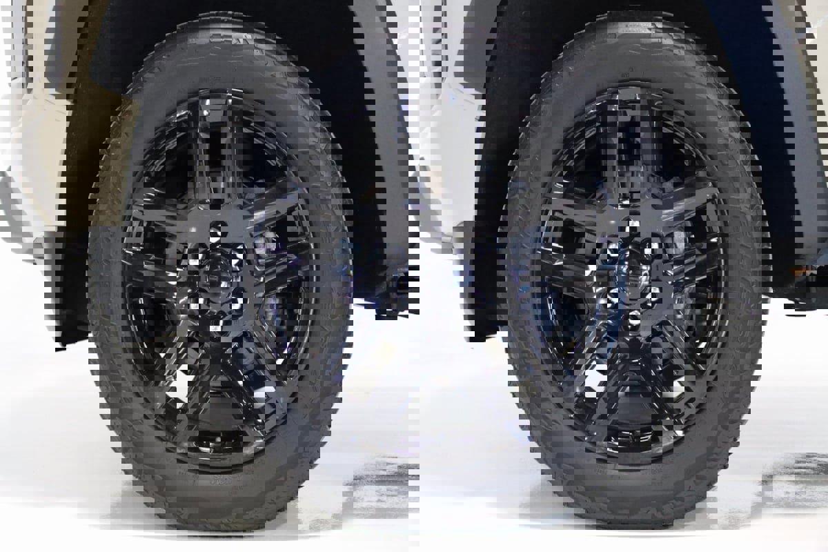 Used 2024 Chevrolet Colorado Z71 w/ Z71 Convenience Package 2 image 82