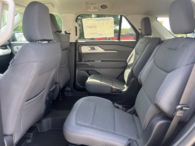 New 2026 Ford Explorer Active RWD image 6