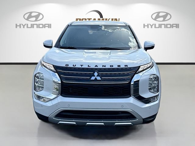 Used 2023 Mitsubishi Outlander SE Black Edition image 2