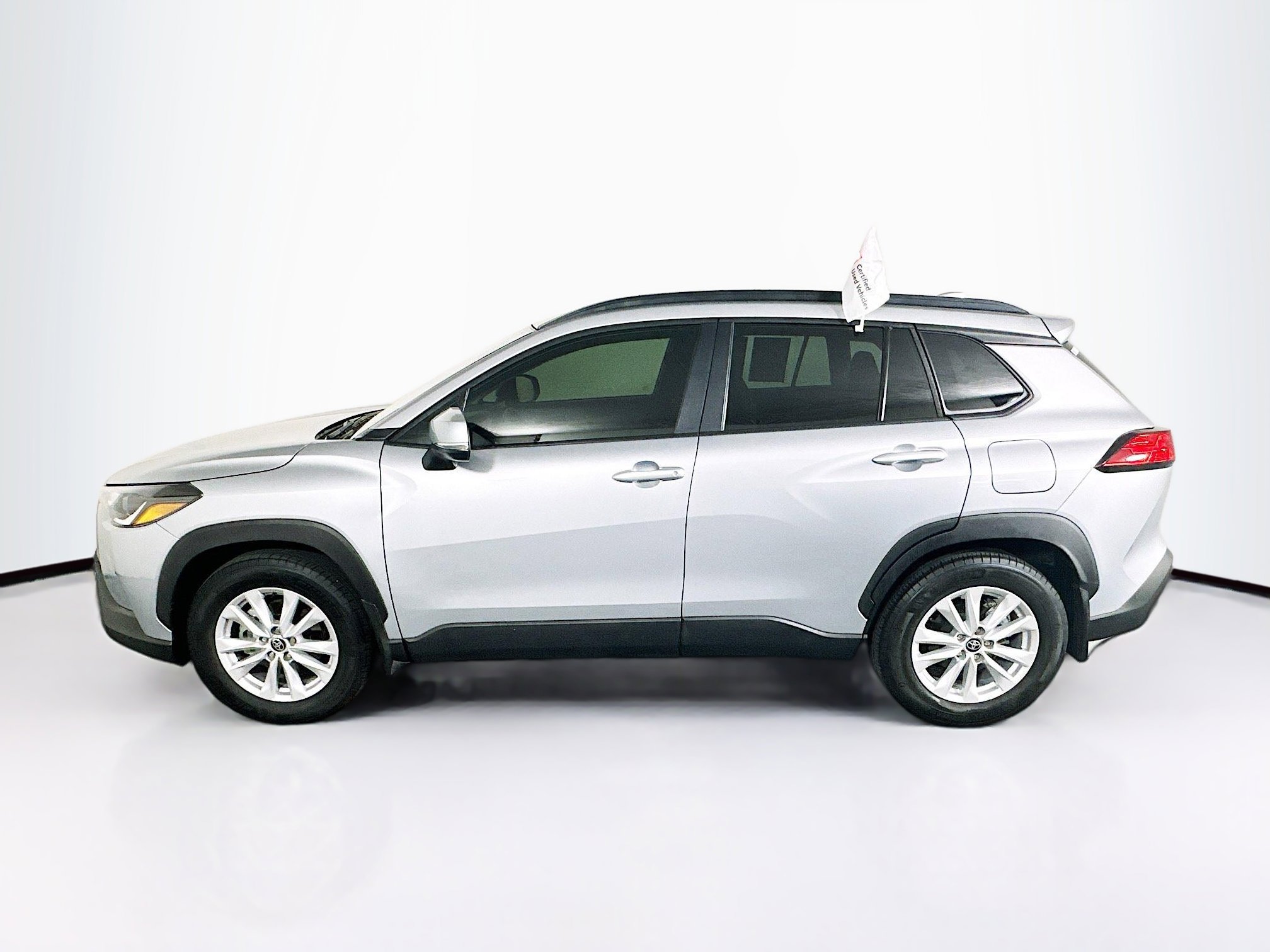 Used 2024 Toyota Corolla Cross LE w/ Moonroof Package image 6