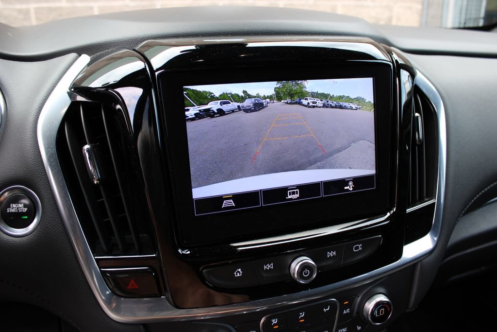Used 2022 Chevrolet Traverse LT FWD image 21
