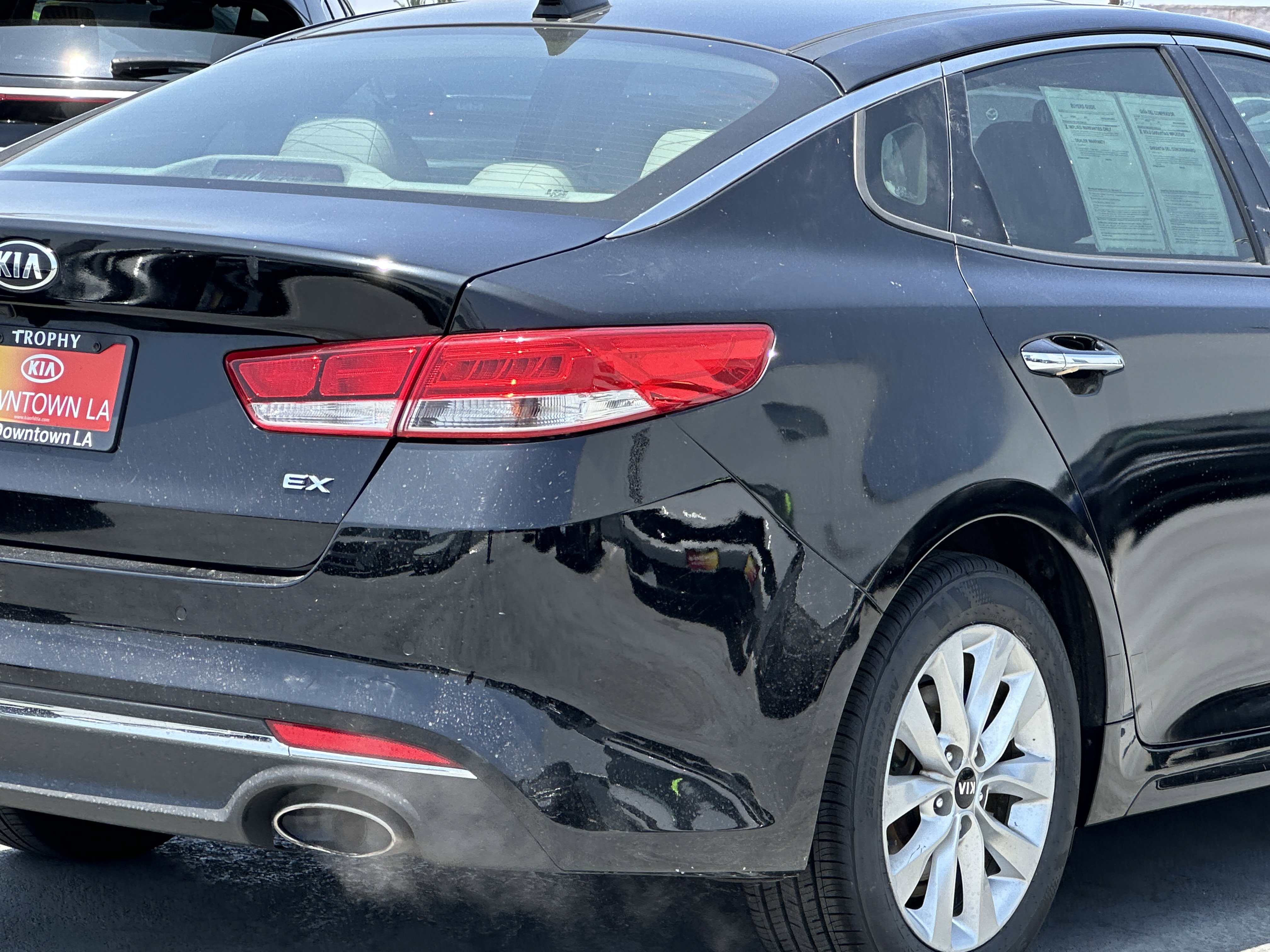Used 2017 Kia Optima EX w/ Premium Package FWD image 8