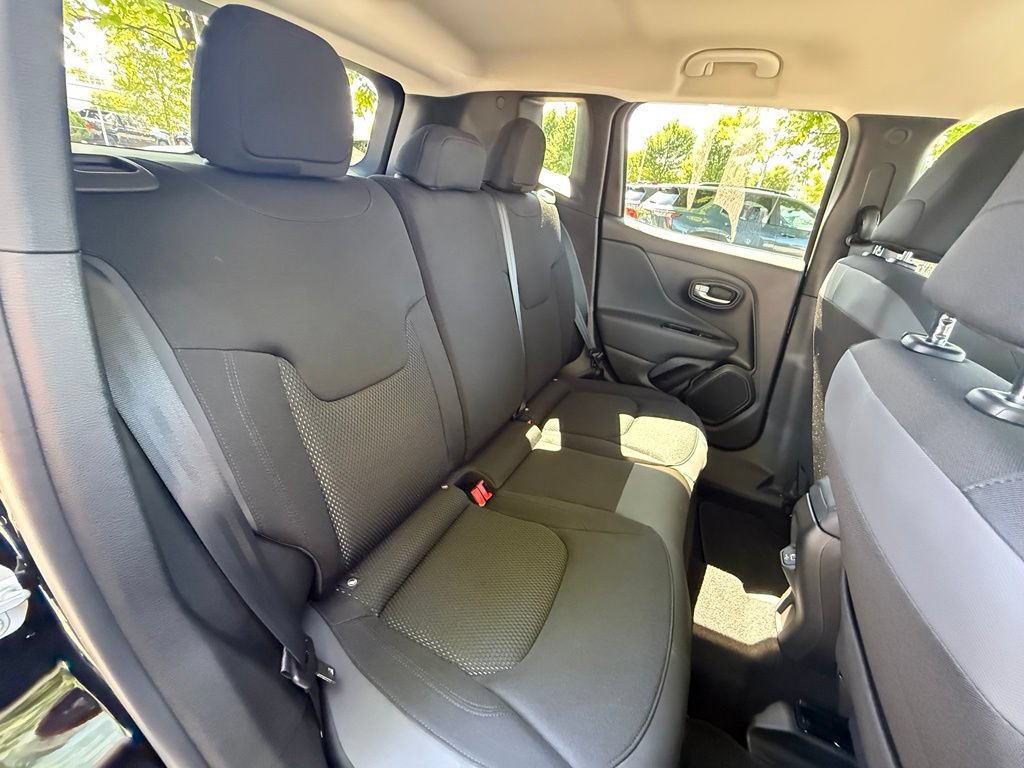 Used 2020 Jeep Renegade Altitude AWD/4WD image 24