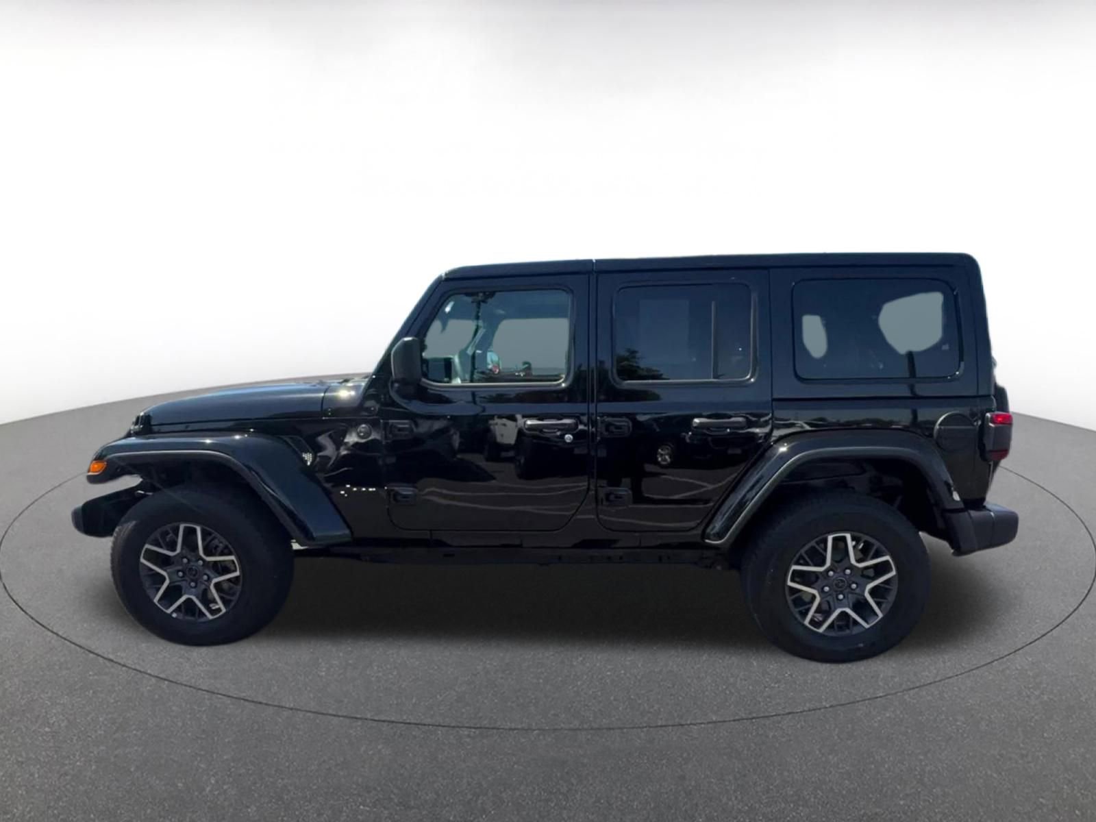 Used 2025 Jeep Wrangler Unlimited Sahara AWD/4WD image 8