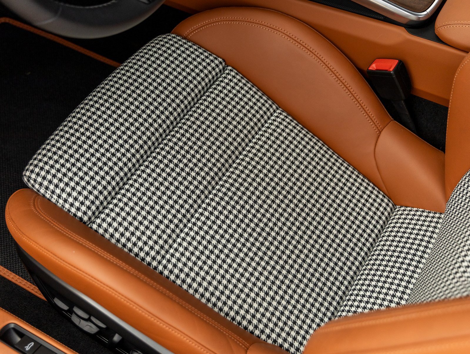 Certified 2023 Porsche 911 Sport Classic image 29