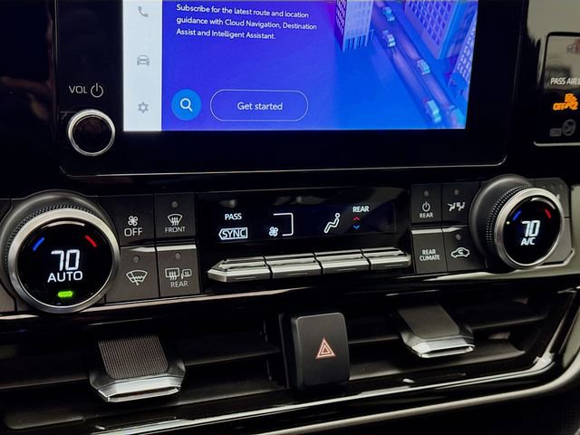 Used 2023 Toyota Highlander XLE image 16