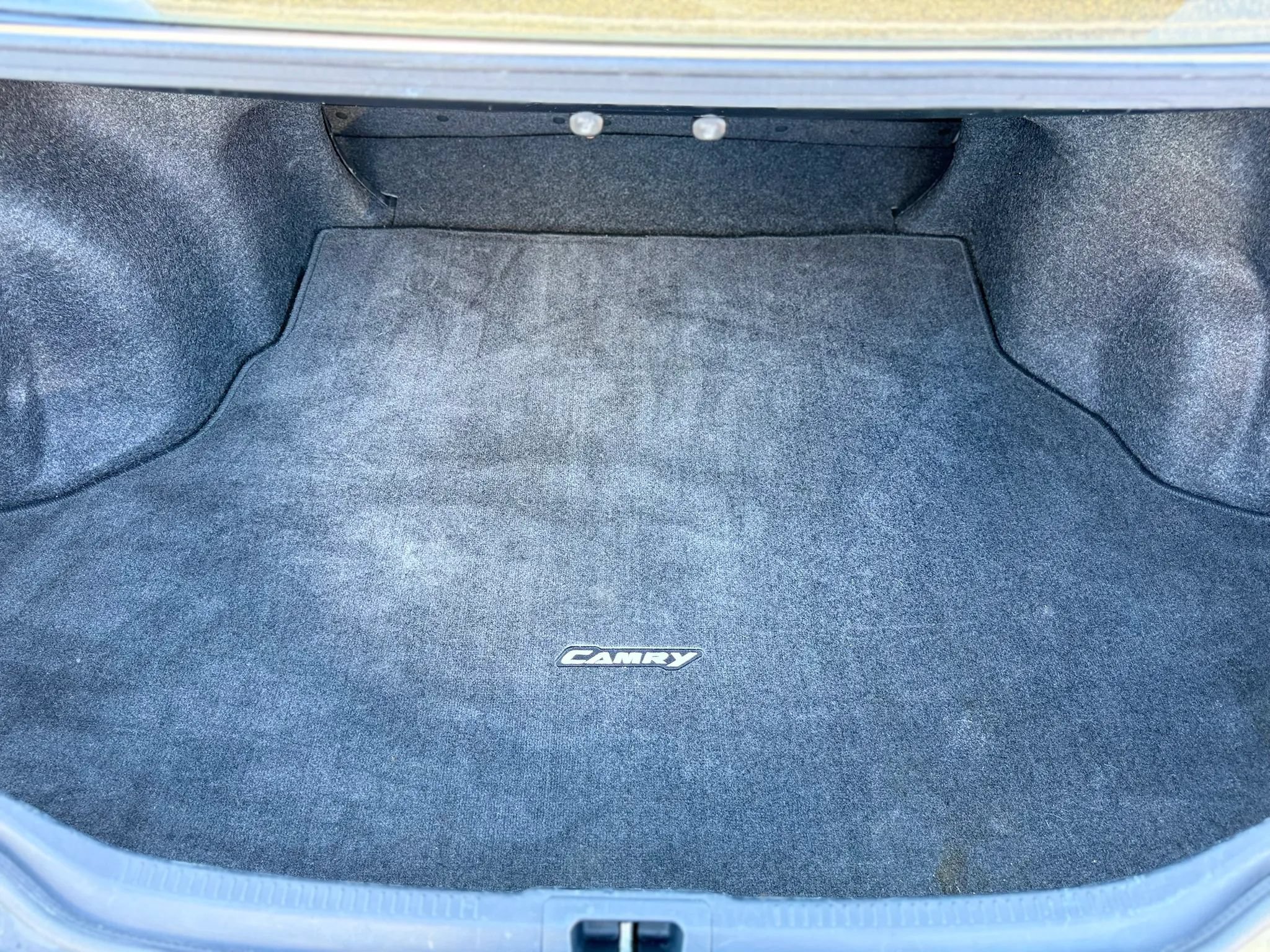 Used 2017 Toyota Camry XLE w/ Moonroof Package FWD image 34