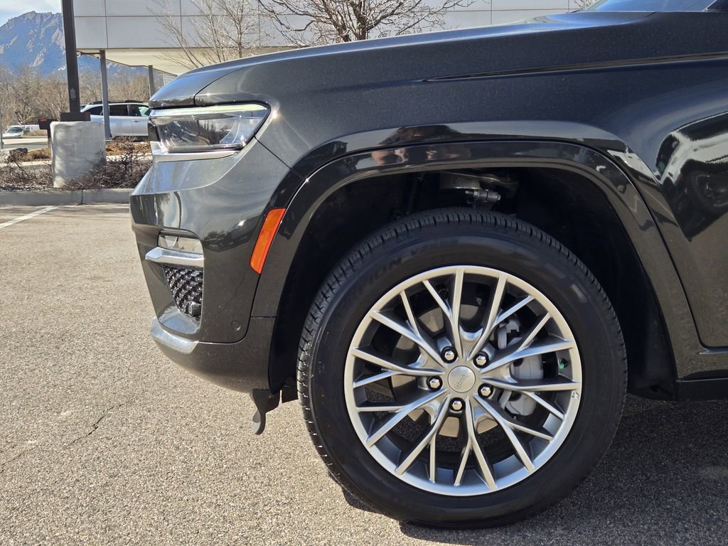 Used 2025 Jeep Grand Cherokee Summit w/ Adv Protech Group IV image 6