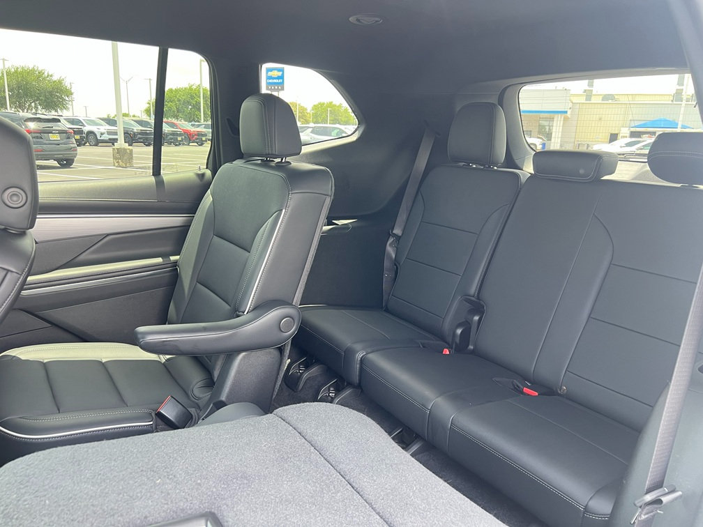 Certified 2025 Buick Enclave Preferred FWD image 12