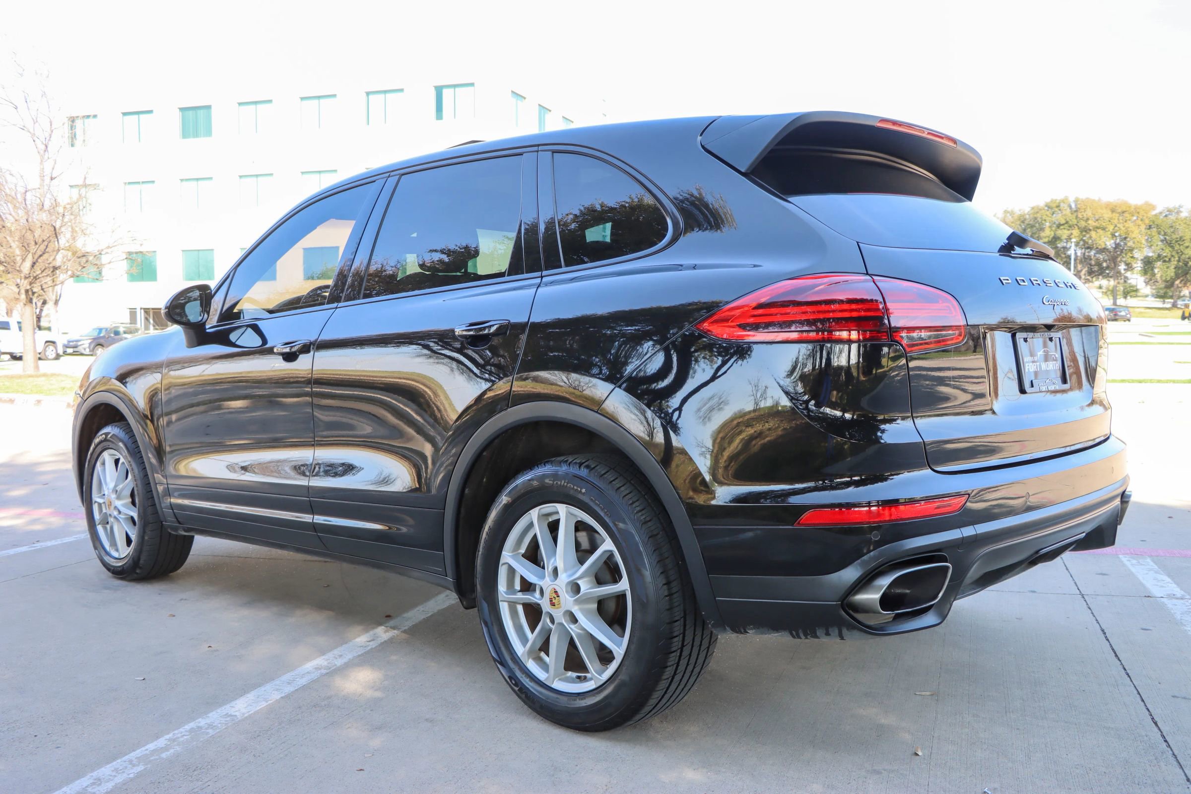Used 2016 Porsche Cayenne AWD/4WD image 5