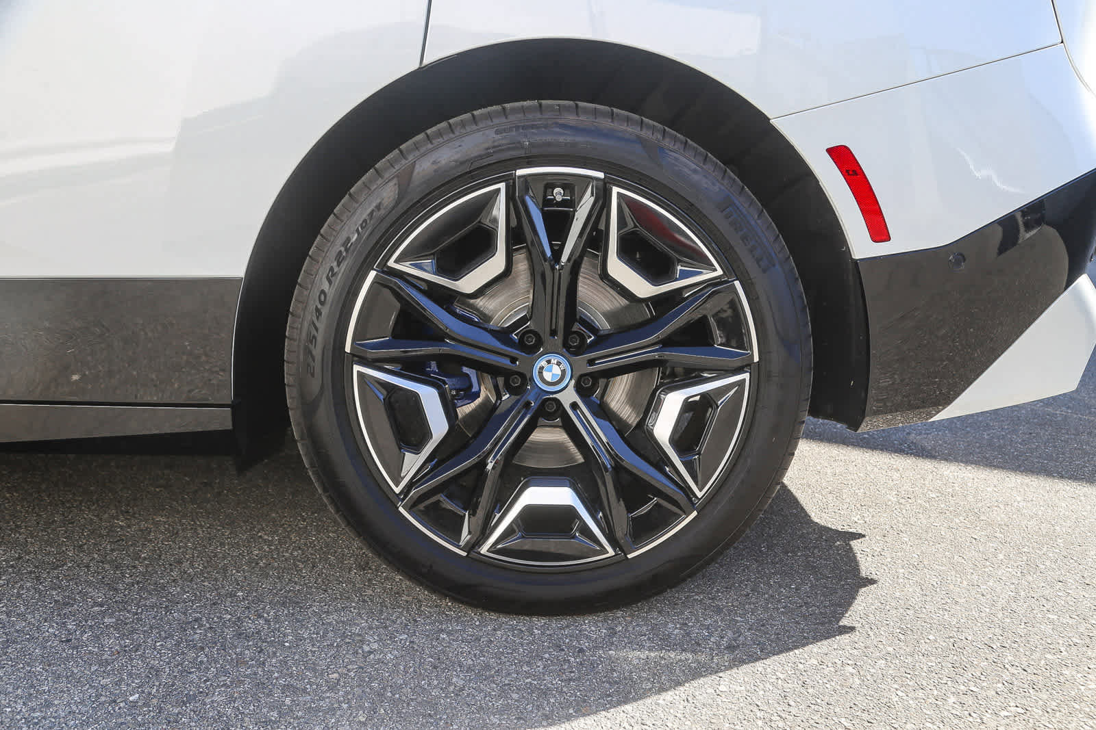 Used 2025 BMW iX xDrive50 w/ Sport Package image 8