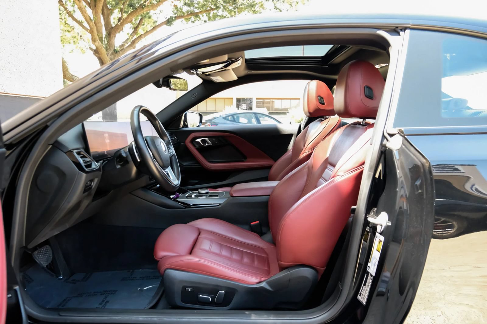 Used 2024 BMW 230i Coupe w/ Convenience Package RWD image 3