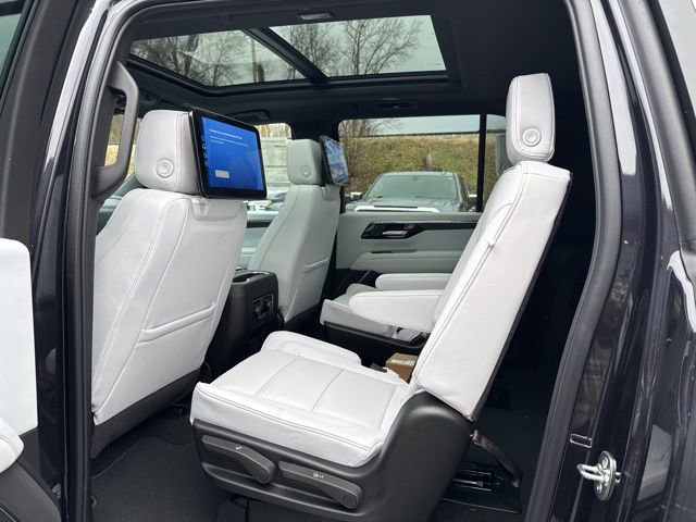 New 2026 Chevrolet Suburban Premier image 20