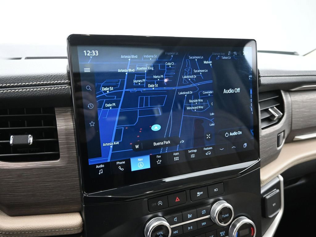 Used 2024 Ford Expedition Limited image 16